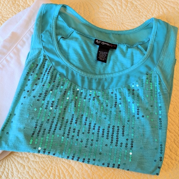 Sequenced Top - Picture 2 of 5